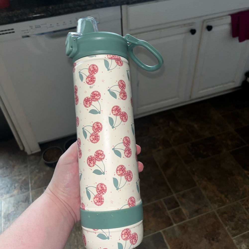 Hi this a a cute cherry tumblr!